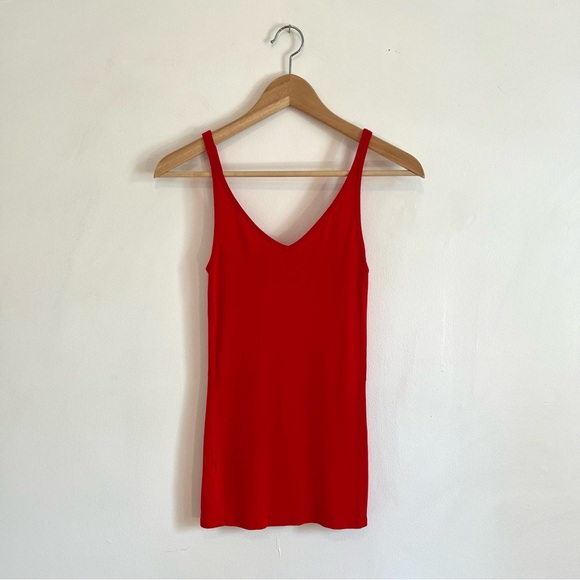 Red v/neck tank top - Picture 1 of 6